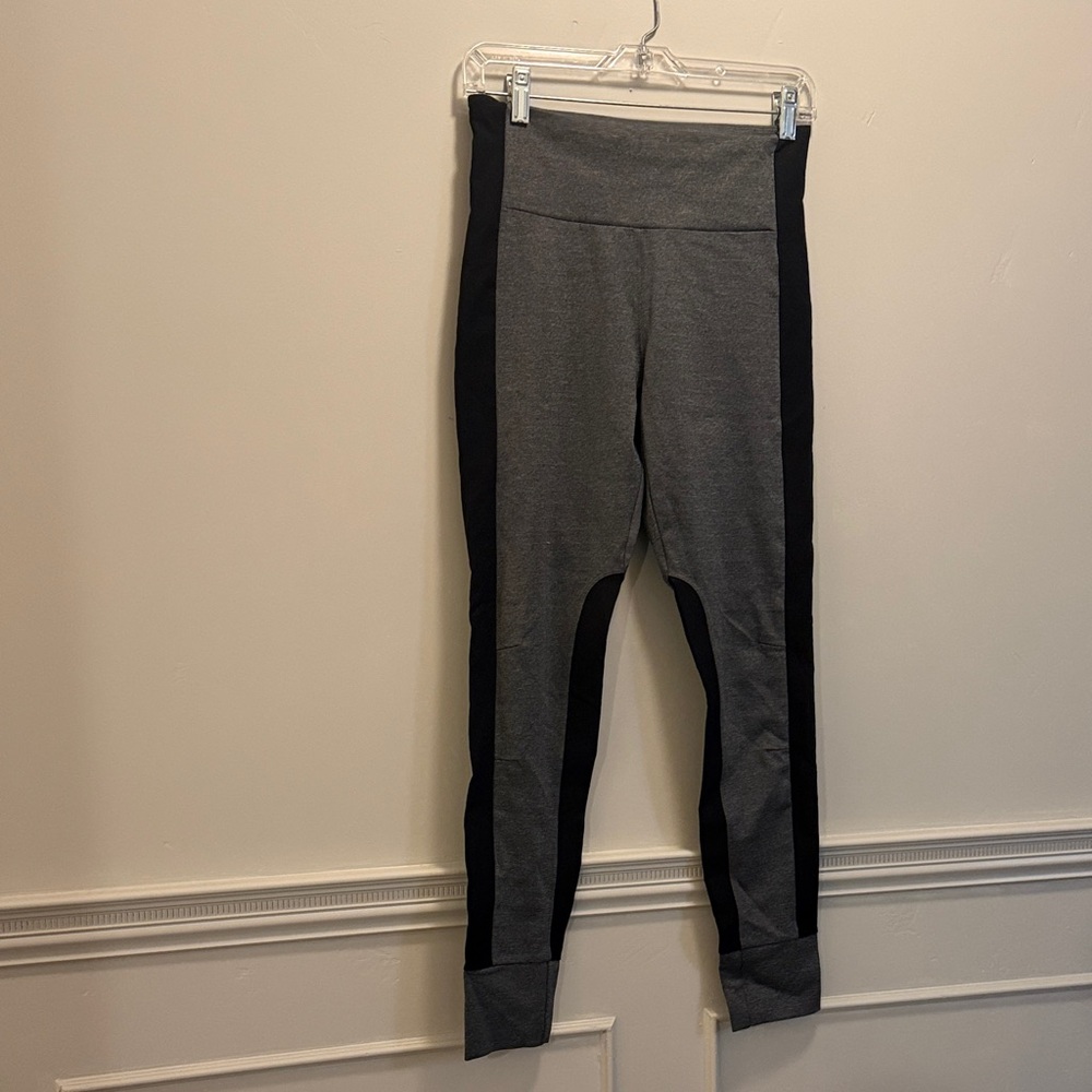 Athleta Women's Leggings in Gray and Black